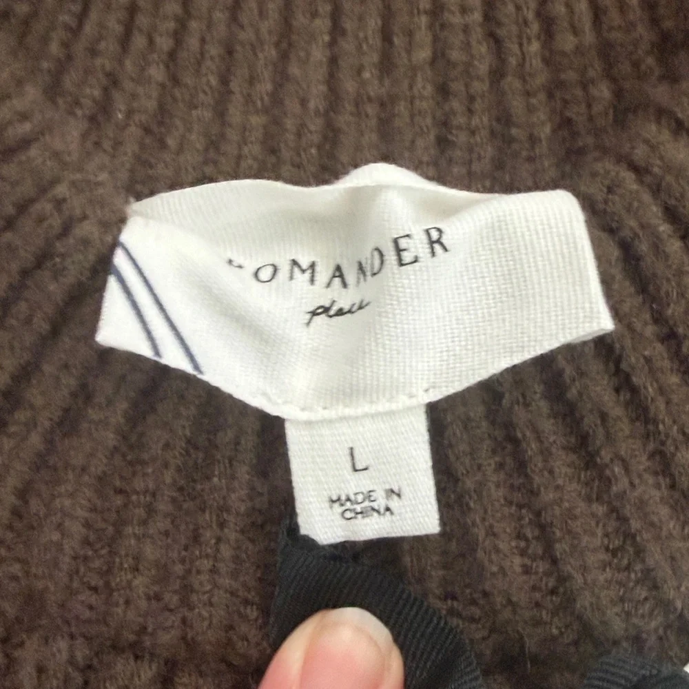 Tuckernuck Pomander Place Crewneck Sweater Olive Green Large NWT large - Picture 4 of 7